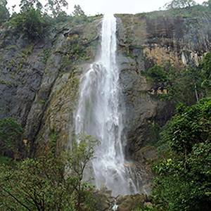 Diyaluma  Falls 