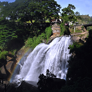 Huluganga Ella Falls 