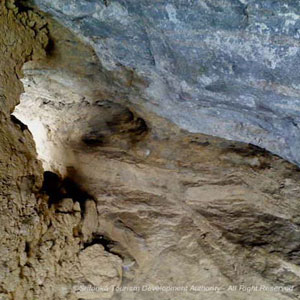 Omunugala Cave Monastery